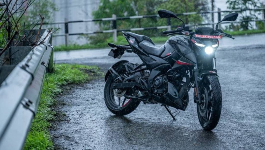 Bajaj Pulsar N160: दमदार 164.82cc इंजन और Dual ABS के साथ, कीमत सिर्फ ₹1.31 लाख