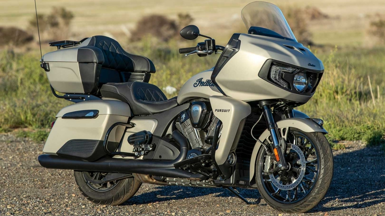 Indian Pursuit Dark Horse