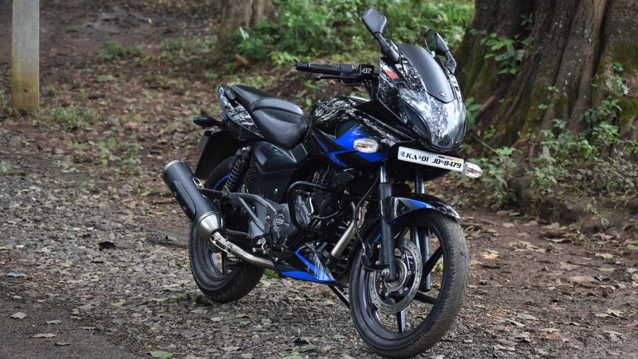 Bajaj Pulsar 220F