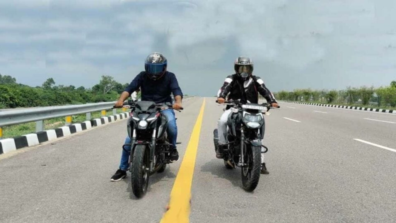 Bajaj Pulsar N160 vs TVS Apache RTR 160